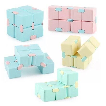 Begalybės magiškas kubas dėžutėje